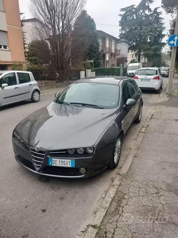 Usata Alfa Romeo 159 150 CV (110 kW) 2006 Grigio Station wagon