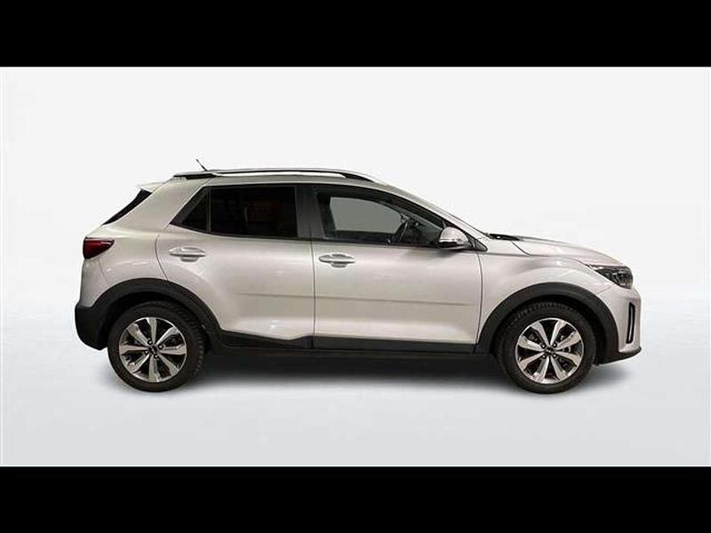 Usata Kia Stonic Style 82 CV (60 kW) 2023 Grigio chiaro SUV