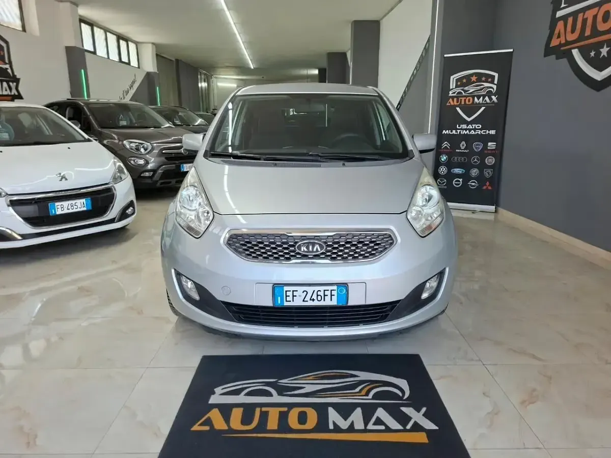 Usata Kia Venga EX 90 CV (66 kW) 2010 Argento Utilitaria