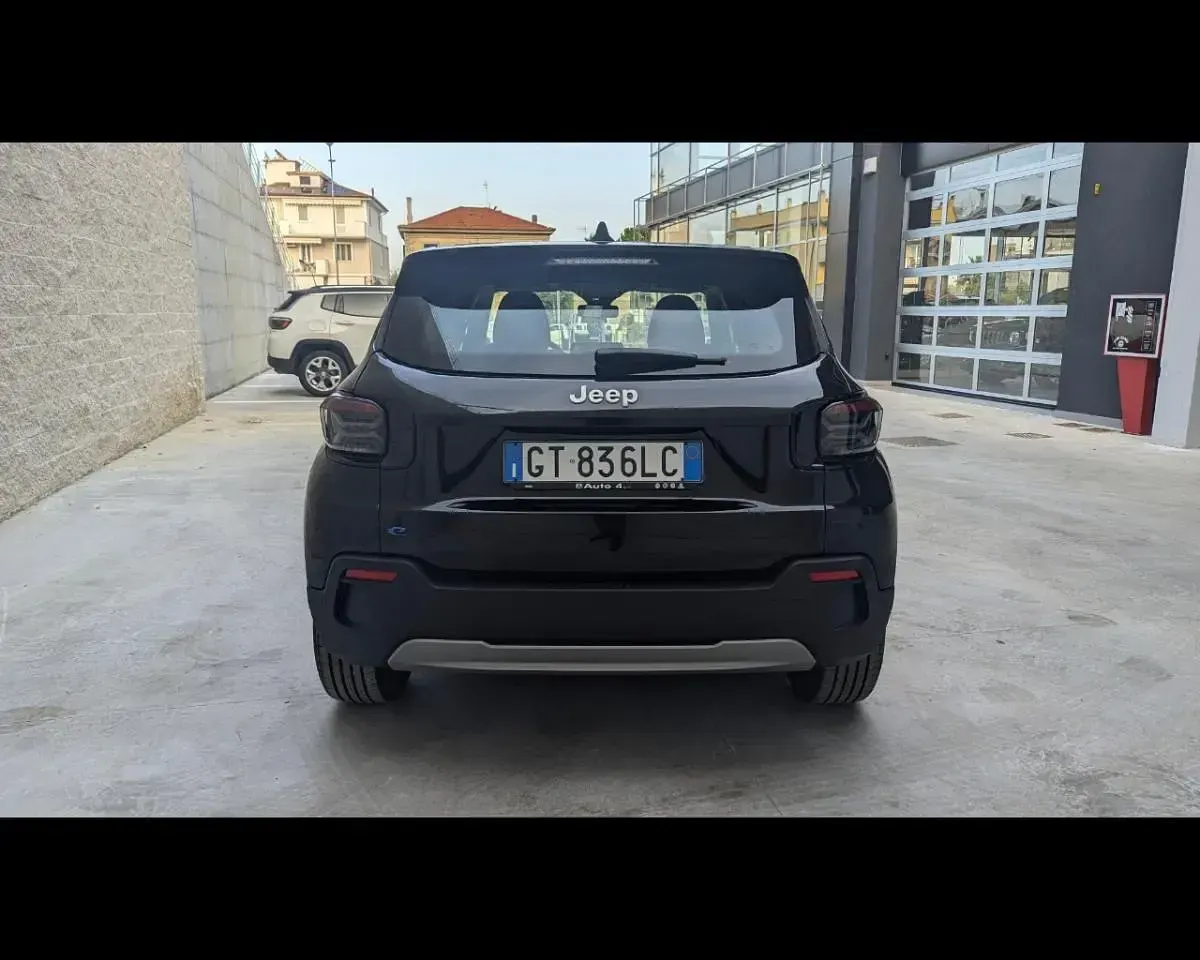 Usata Jeep Avenger EV Altitude 61 kW (84 CV) 2024 Nero SUV