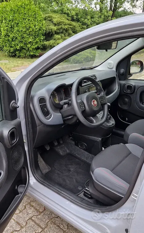 Usata Fiat Panda 69 CV (50 kW) 2019 Grigio Utilitaria