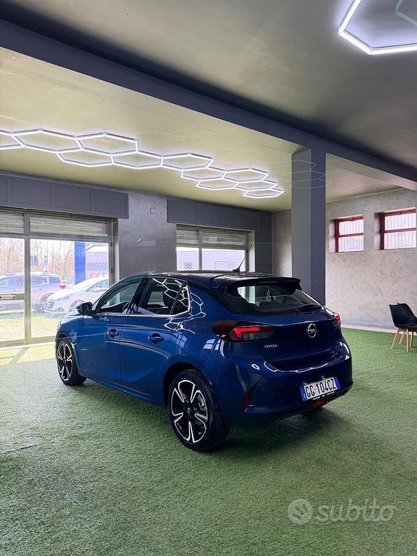 Usata Opel Corsa GS Line 101 CV (74 kW) 2022 Blu Utilitaria