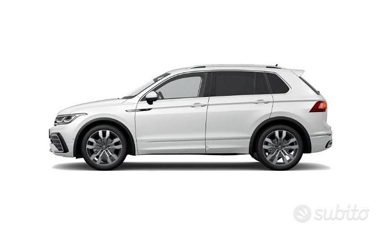 Usata VW Tiguan R-line 150 CV (110 kW) 2022 Bianco SUV