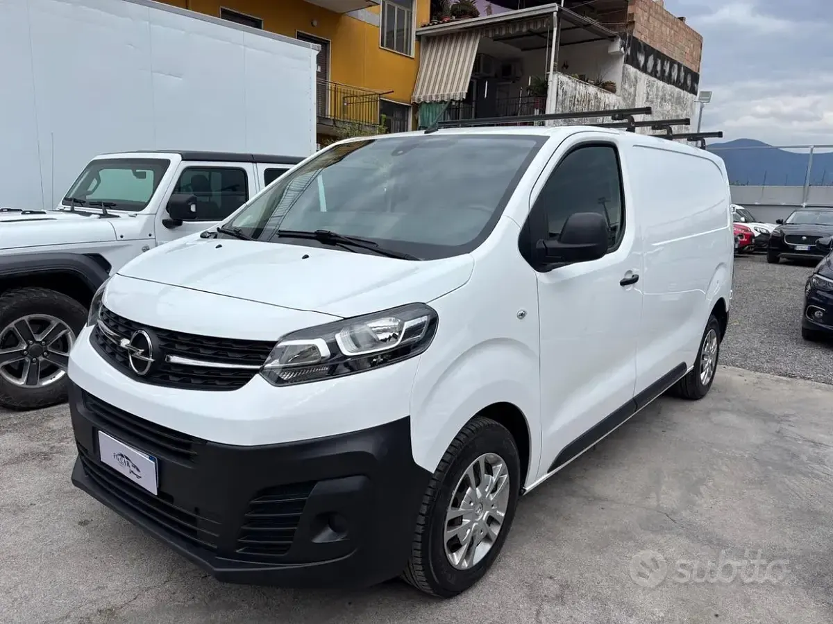 Usata Opel Vivaro-e Combi S 120 CV (88 kW) 2021 Bianco Monovolume