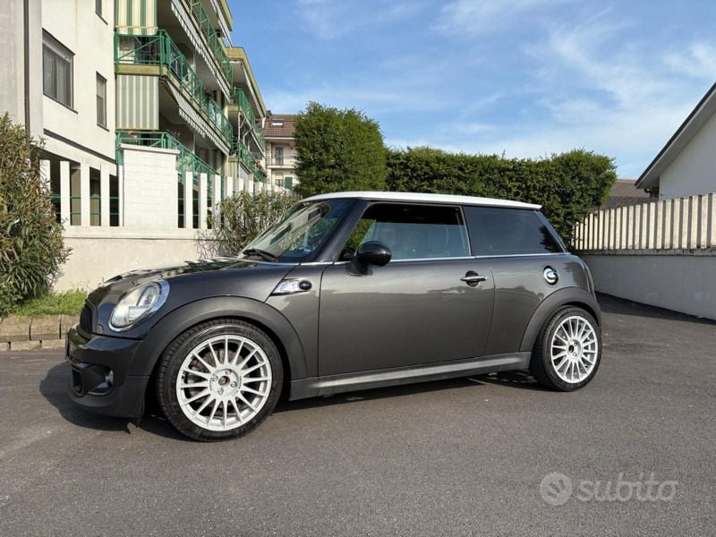 Grigio Usata 2011 Mini Cooper S Due volumi | 9000 € (Buon prezzo) - Immagine 1/4