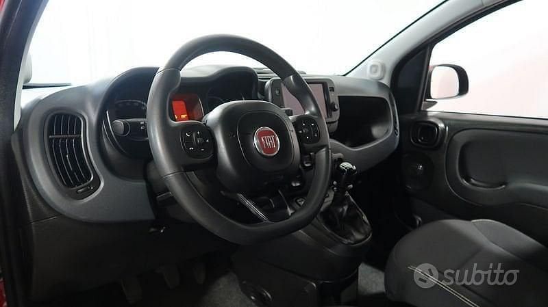 Usata Fiat Panda Cross Cross 69 CV (50 kW) 2023 Rosso Utilitaria