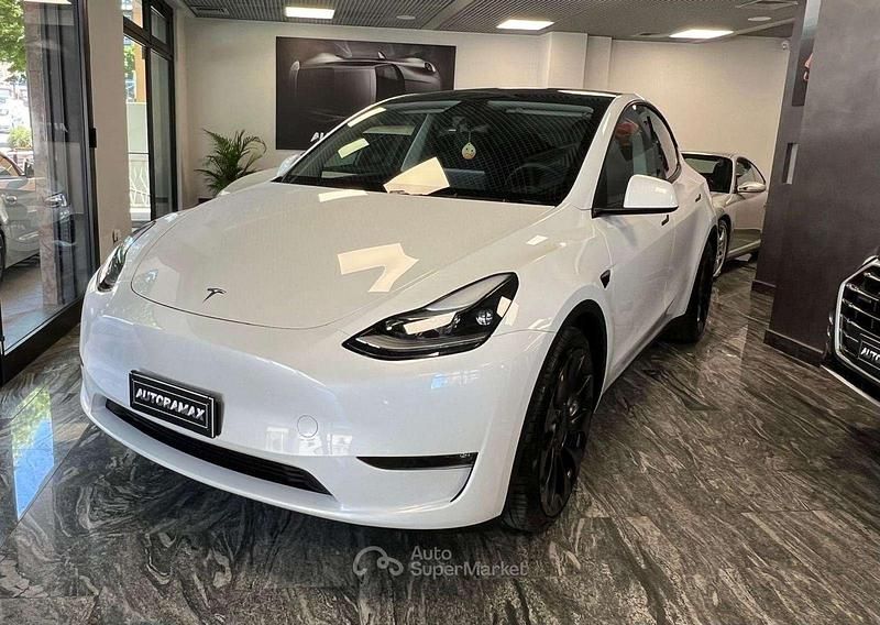 Bianco Usata 2024 Tesla Model Y Performance SUV | 39.000 € (Ottimo prezzo) - Immagine 1/4