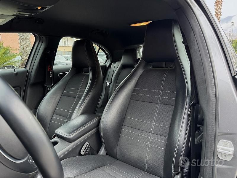 Usata Mercedes A180 135 CV (99 kW) 2013 Grigio Berlina