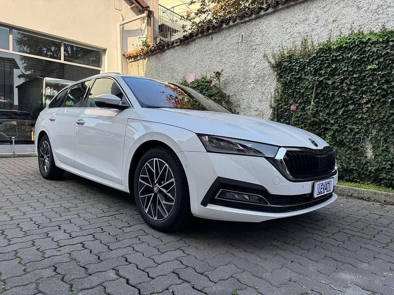 Bianco Usata 2021 Skoda Octavia Style Station wagon | 24.990 € (Buon prezzo) - Immagine 1/4