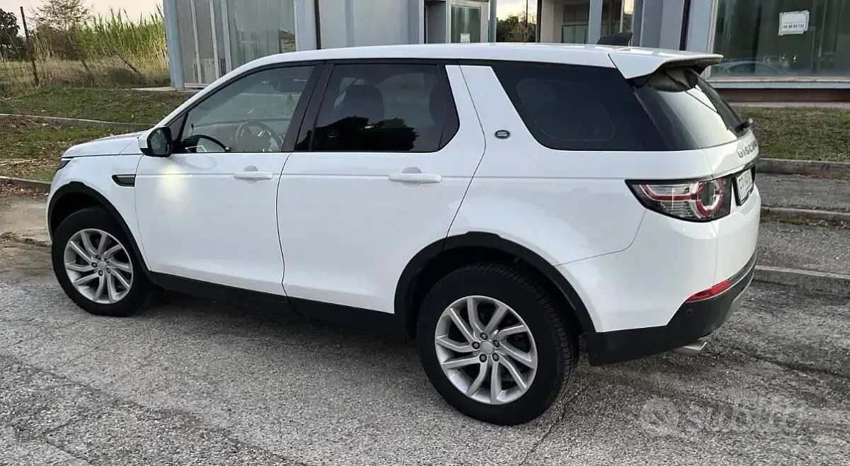 Usata Land Rover Discovery Sport SE 150 CV (110 kW) 2018 Bianco SUV