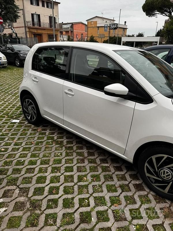 Usata VW up! 60 CV (44 kW) 2020 Bianco Utilitaria