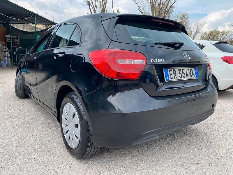 Usata Mercedes A180 110 CV (80 kW) 2013 Nero Berlina