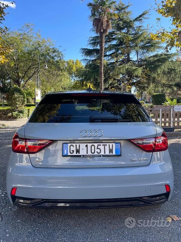 Usata Audi A1 110 CV (80 kW) 2022 Grigio SUV