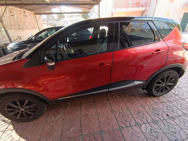 Usata Renault Captur 120 CV (88 kW) 2016 Rosso SUV