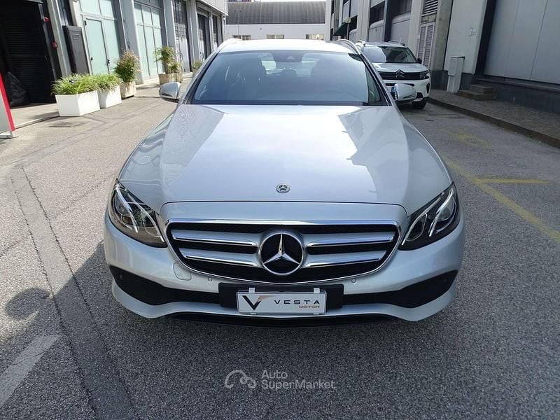Usata Mercedes E220 Business 194 CV (142 kW) 2018 Argento Station wagon