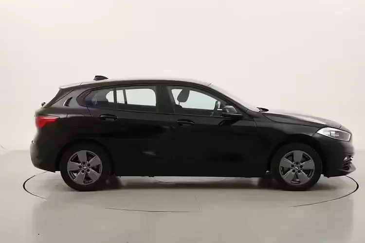 Käytetty BMW 116 Advantage 116 HP (85 kW) 2021 Musta Viistoperä