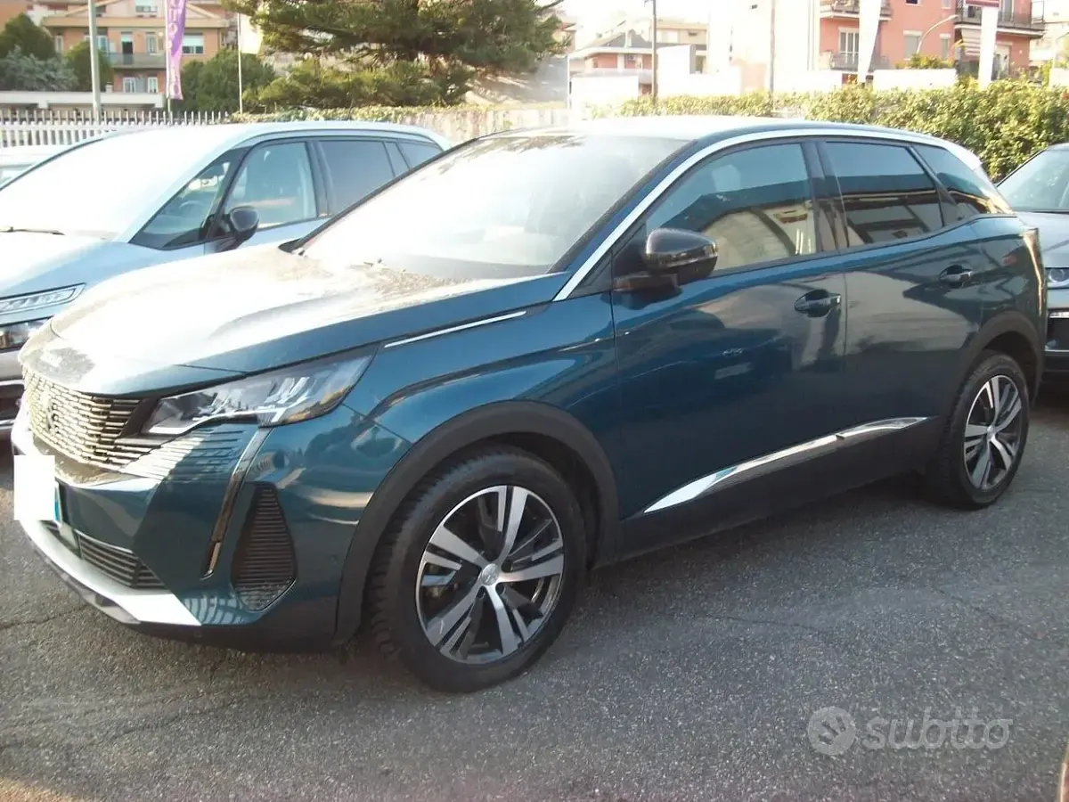 Usata Peugeot 3008 Allure 131 CV (96 kW) 2023 Bluazzurro SUV