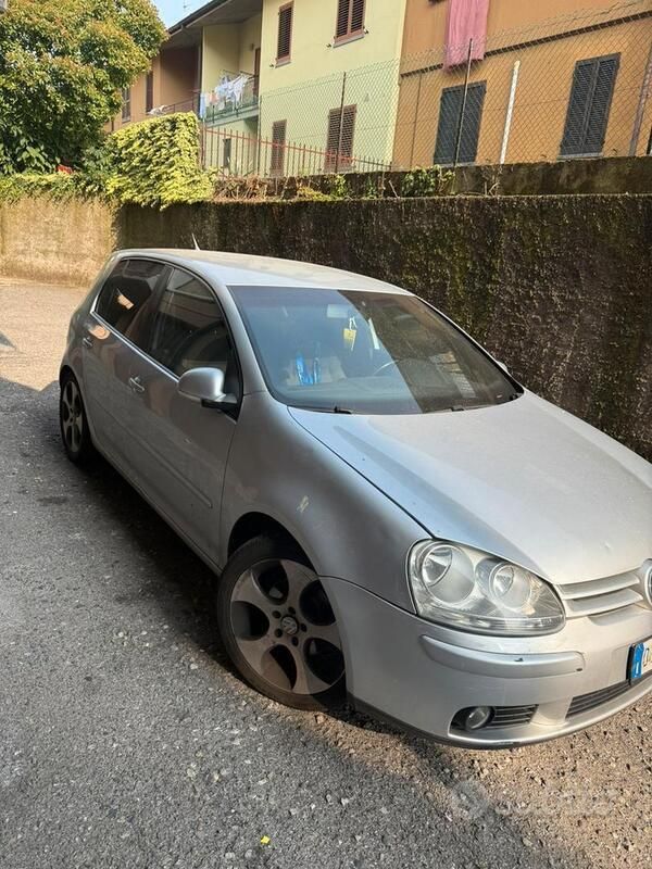 Usata 2008 VW Golf V Due volumi | 2600 € (Ottimo prezzo) - Immagine 1/4