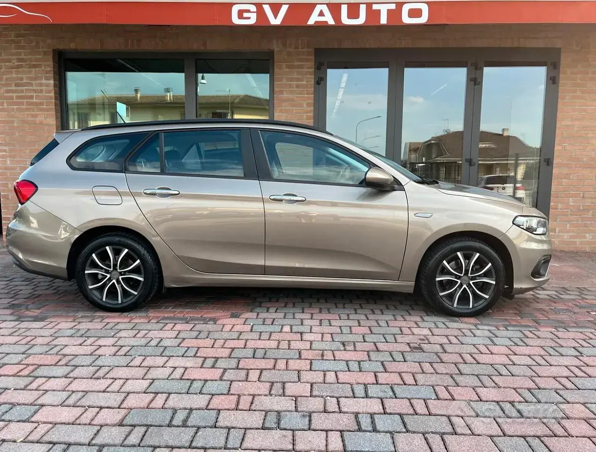 Usata Fiat Tipo Lounge 95 CV (69 kW) 2016 Beige Station wagon