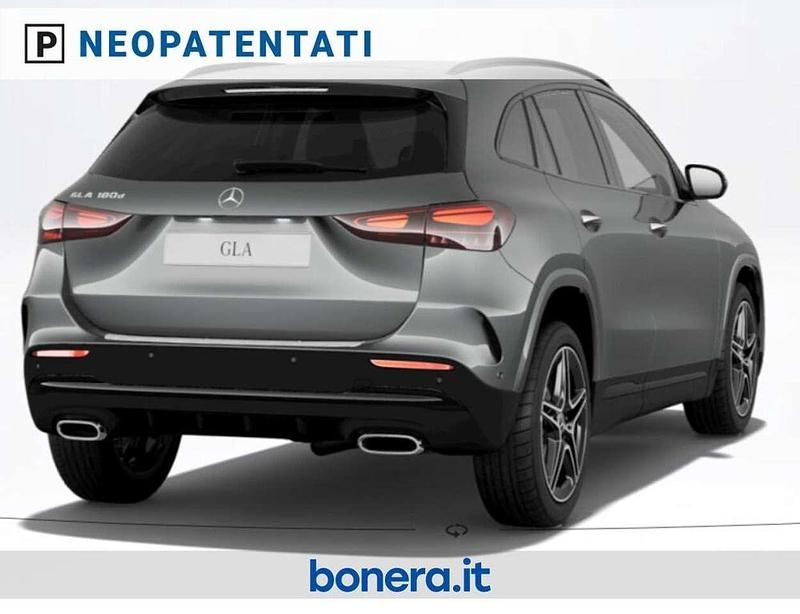 Nuova Mercedes GLA180 Advanced Plus 116 CV (85 kW) 2025 Grigio montagna SUV