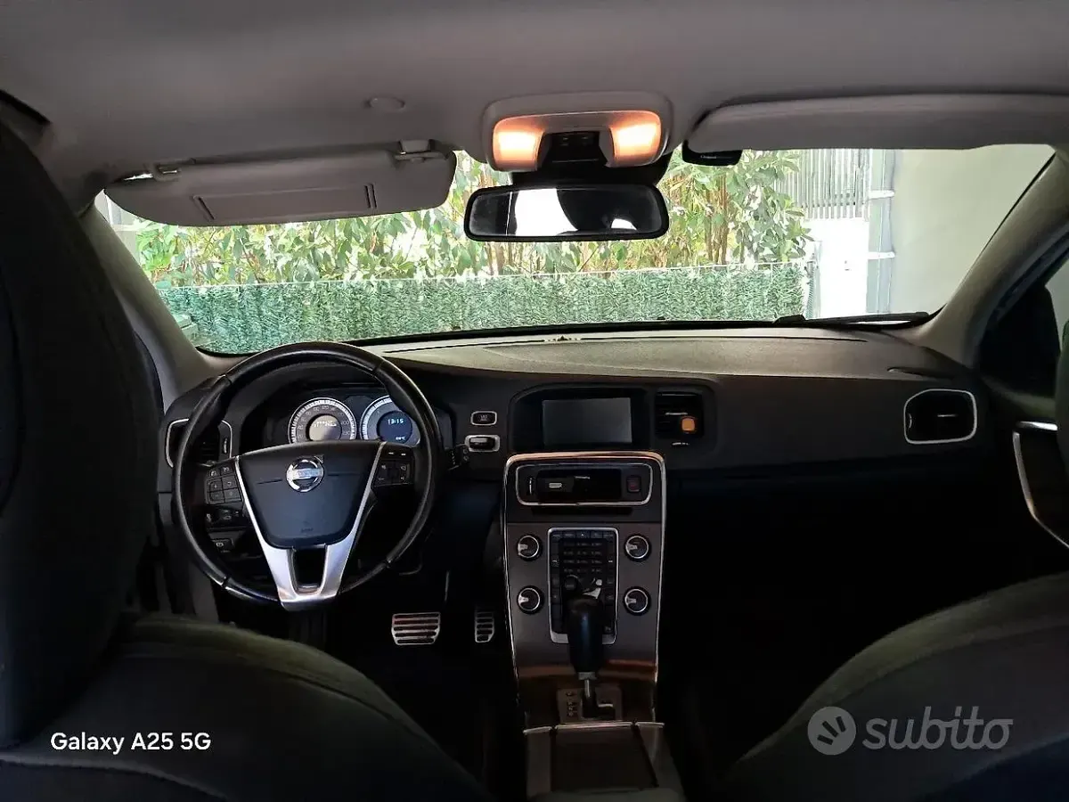 Usata Volvo V60 136 CV (100 kW) 2012 Grigio Station wagon