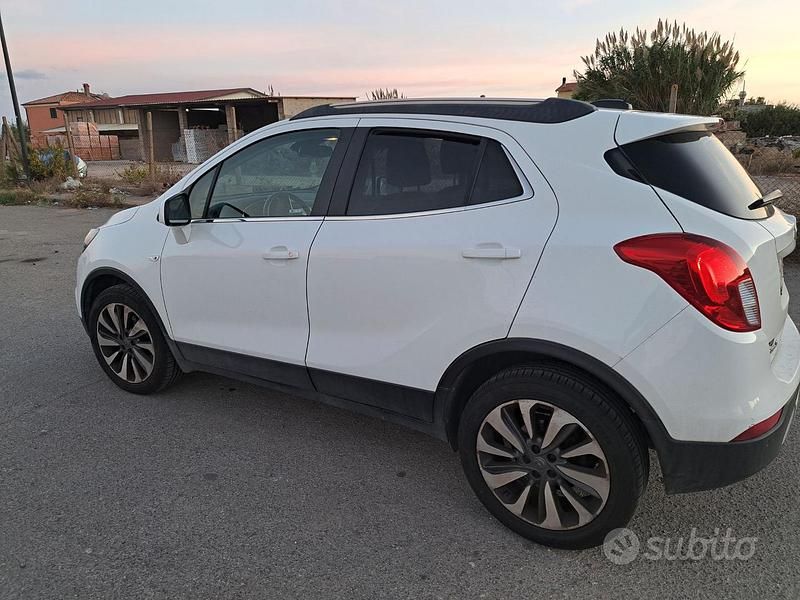 Bianco Usata 2017 Opel Mokka SUV | 11.500 € - Immagine 1/4