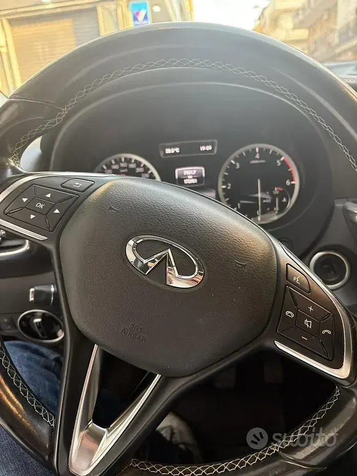 Usata Infiniti Q30 109 CV (80 kW) 2017 Grigio SUV