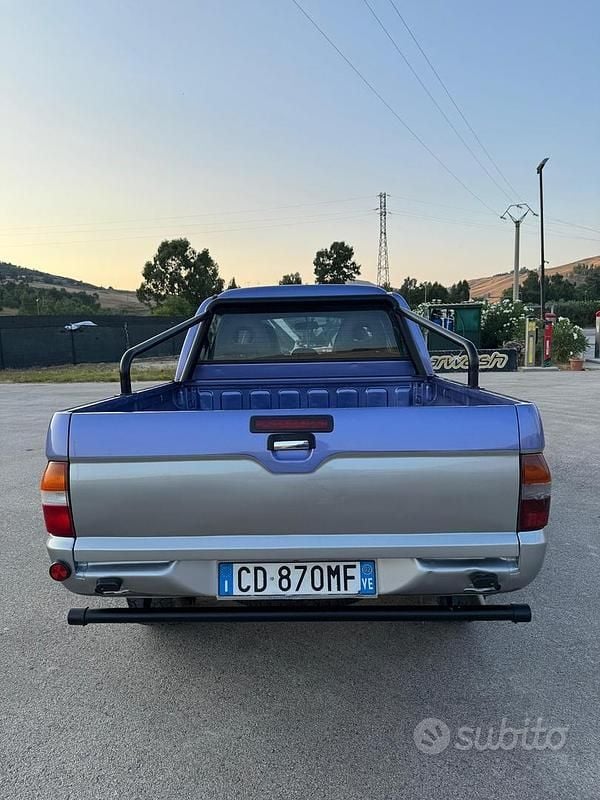 Usata Mitsubishi L200 115 CV (84 kW) 2002 Blu Pick-up