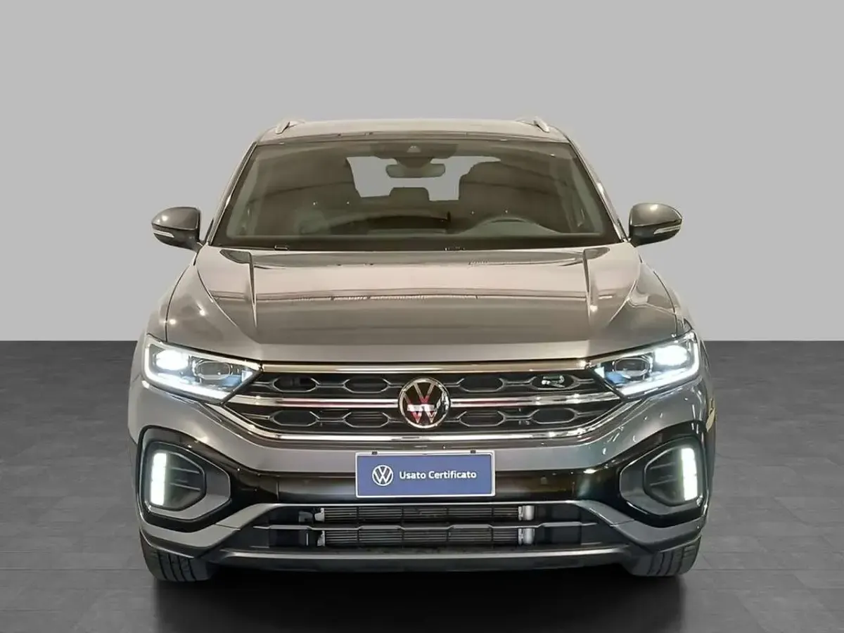 Usata VW T-Roc R-line 150 CV (110 kW) 2024 Indium grey metallizzato SUV