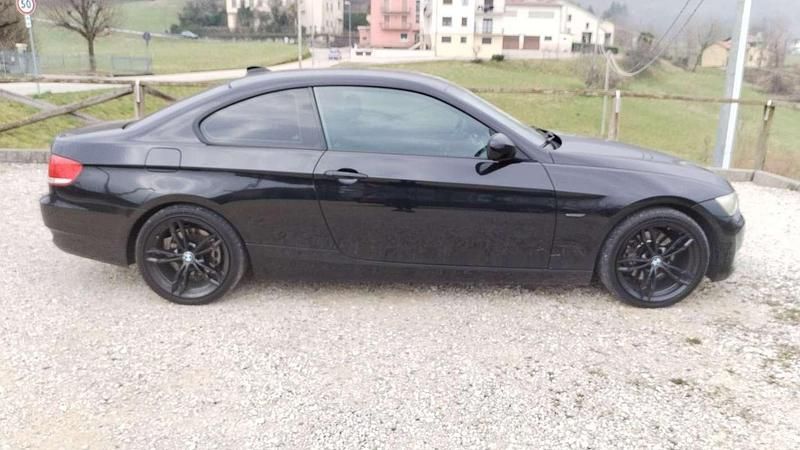 Usata BMW 320 177 CV (130 kW) 2009 Coupé