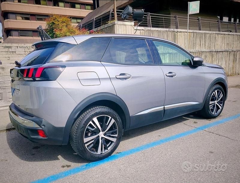 Usata Peugeot 3008 120 CV (88 kW) 2018 SUV