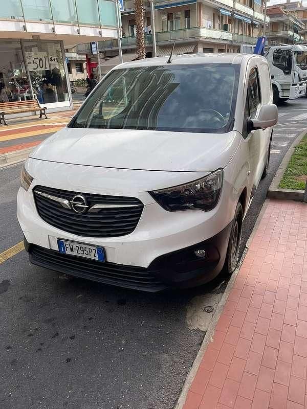 Usata Opel Combo 101 CV (74 kW) 2019 Bianco Furgone