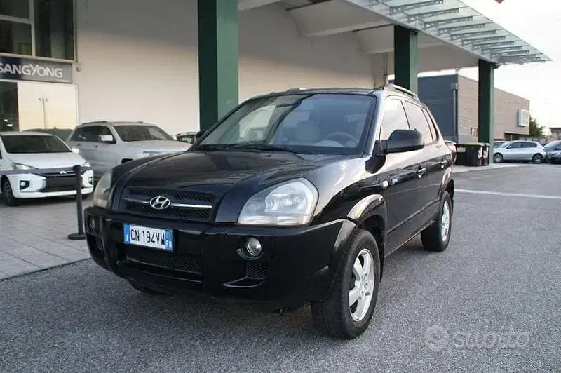Usata Hyundai Tucson Dynamiq 112 CV (82 kW) 2004 Nero SUV