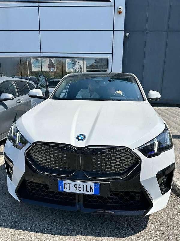 Usata BMW iX2 M Sport 350 kW (476 CV) 2024 Bianco SUV