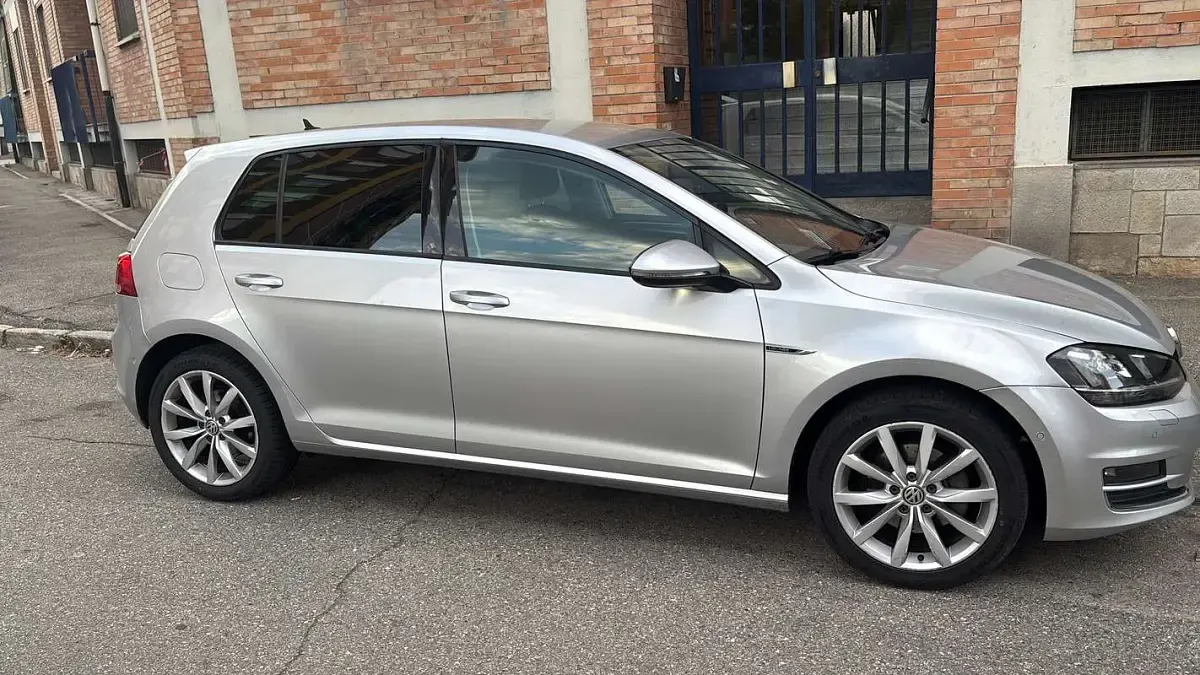 Usata VW Golf VII LOUNGE 110 CV (80 kW) 2015 Berlina