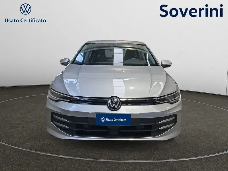 Używany VW Golf VIII Life 116 KM (85 kW) 2025 Srebrny Hatchback