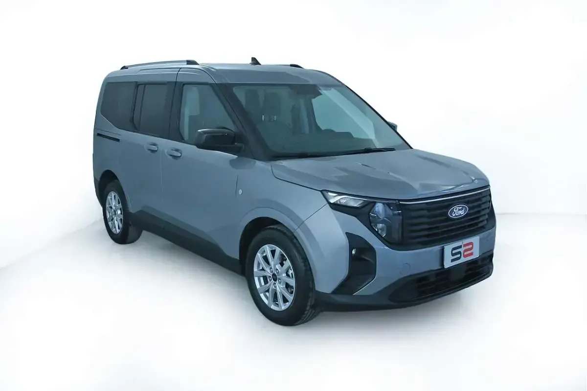 Usata Ford Tourneo Courier Titanium 125 CV (91 kW) 2025 Argento Monovolume
