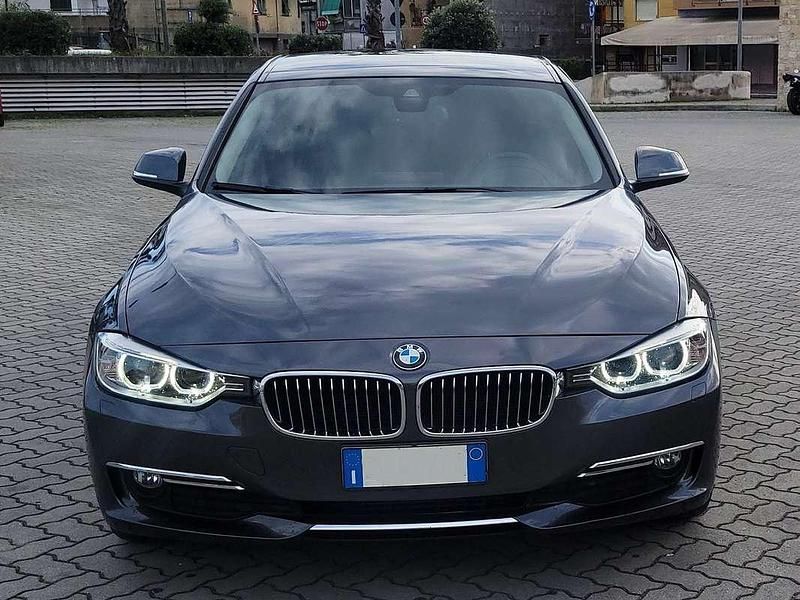 Usata BMW 320 Luxury Line 163 CV (119 kW) 2012 Grigio Berlina