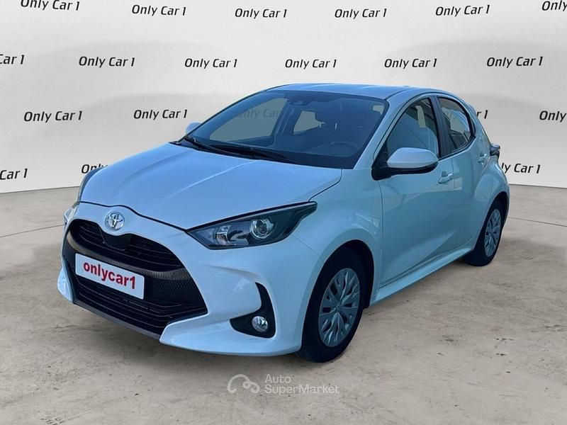 Usata Toyota Yaris Active 72 CV (52 kW) 2023 Bianco Utilitaria