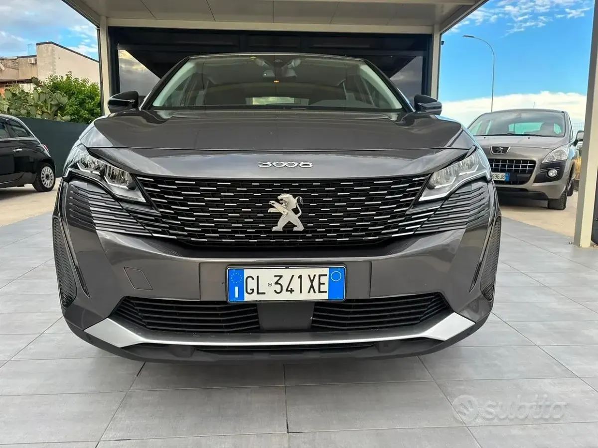 Usata Peugeot 3008 Active 131 CV (96 kW) 2022 Grigio SUV