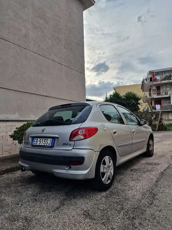 Usata Peugeot 206 60 CV (44 kW) 2010 Berlina