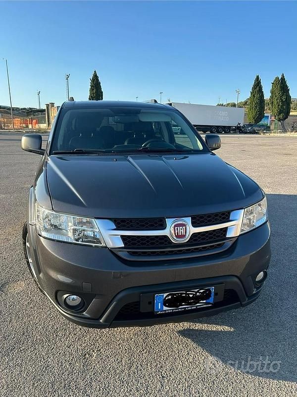 Usata Fiat Freemont 170 CV (125 kW) 2015 Grigio SUV