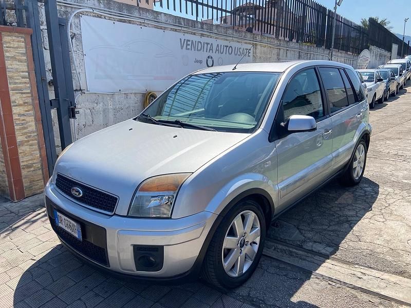 Usata Ford Fusion Titanium 67 CV (49 kW) 2008 Grigio Utilitaria