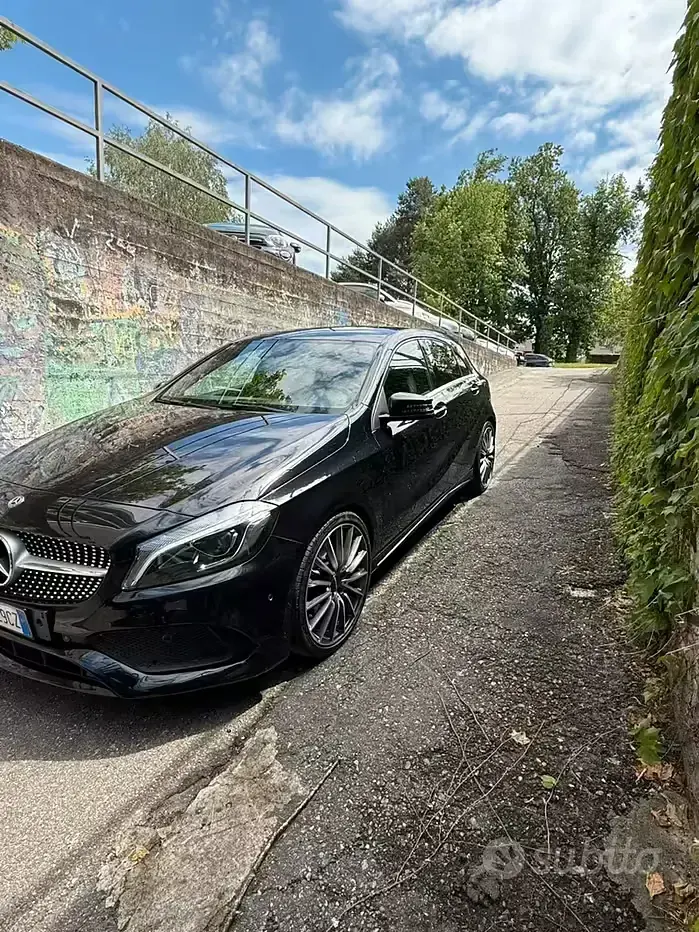 Usata Mercedes A180 Premium 109 CV (80 kW) 2018 Nero Berlina