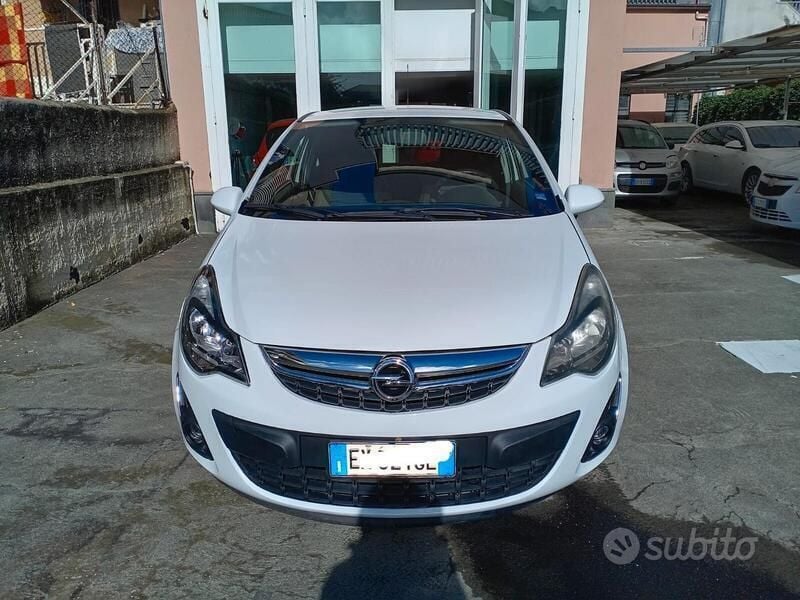 Bianco Usata 2014 Opel Corsa Tre volumi | 5500 € (Buon prezzo) - Immagine 1/4