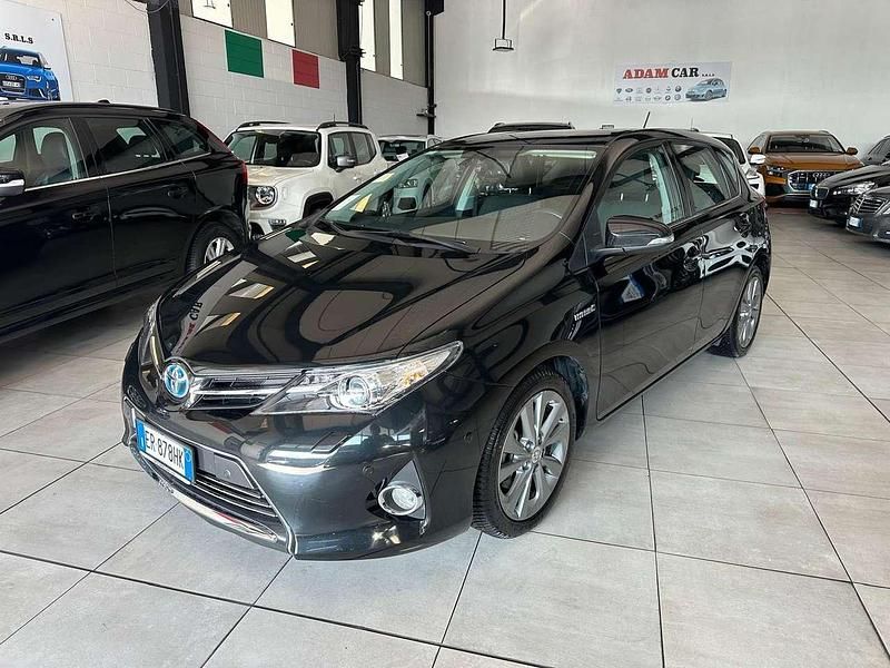 Usata Toyota Auris Hybrid Lounge 99 CV (72 kW) 2013 Nero Berlina
