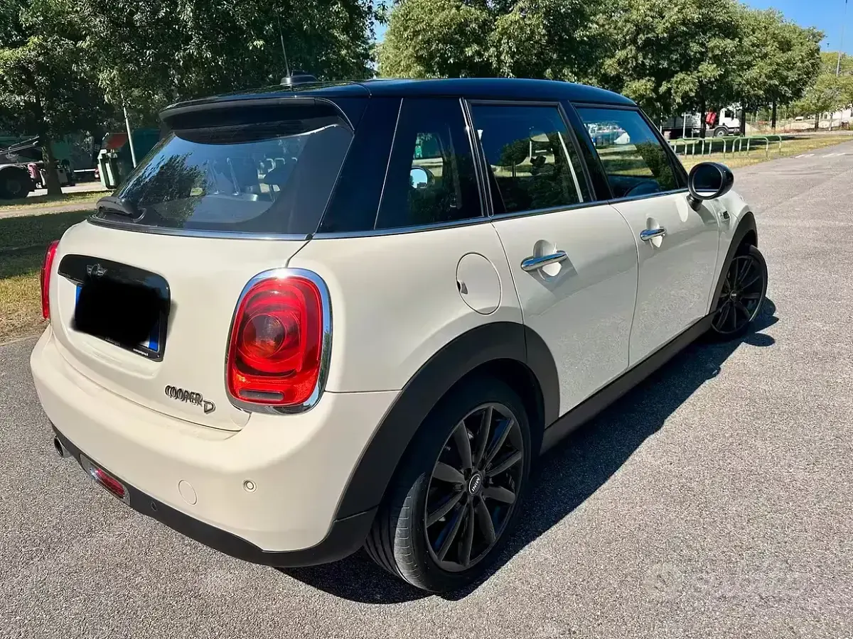 Usata Mini Cooper D 116 CV (85 kW) 2017 Bianco Utilitaria