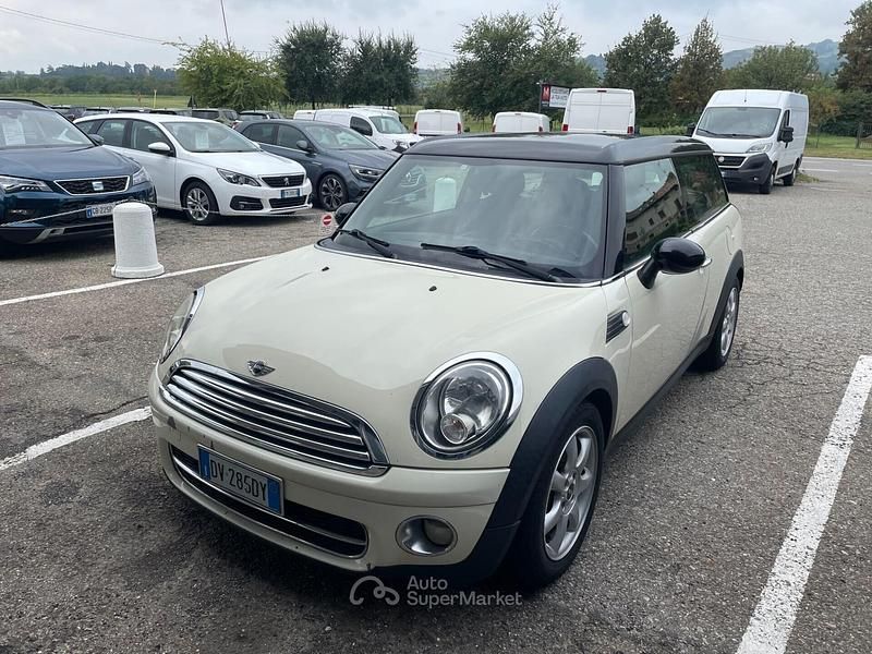 Beige Usata 2009 Mini Cooper D Clubman Station wagon | 5500 € (Cara) - Immagine 1/4