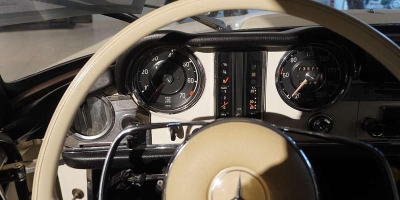 Usata Mercedes 230 150 CV (110 kW) 1965 Bianco Cabrio