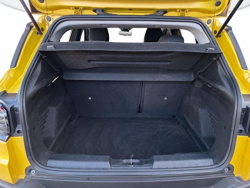 Begagnad Jeep Avenger Longitude 101 HK (74 kW) 2024 Gul SUV